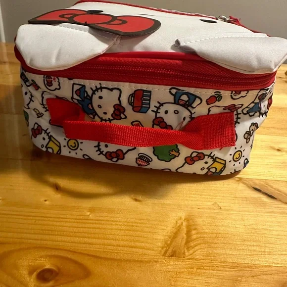 Hello Kitty Red and White lunch tote NWOT - Picture 6 of 10